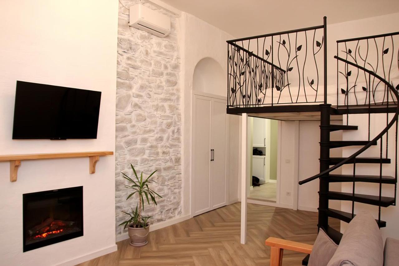 Historical Old City Apartament, Старе Місто , 2 Спальні, Балкон-Тераса, 85 Кв М Kamianets-Podilskyi Quarto foto