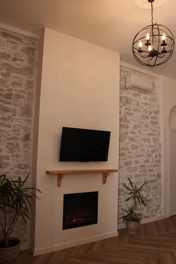 Historical Old City Apartament, Старе Місто , 2 Спальні, Балкон-Тераса, 85 Кв М Kamianets-Podilskyi Quarto foto